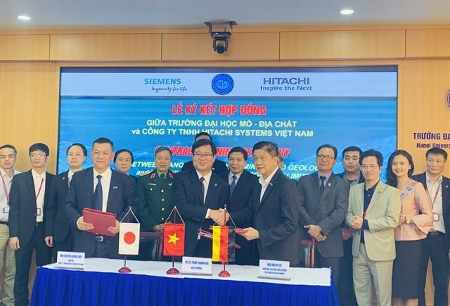 HUMG, Hitachi Systems Vietnam ink deal for a smart laboratory