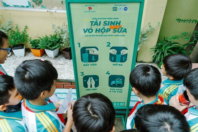 400 schools in HCM City take part in Green journey, recycling milk cartons contest