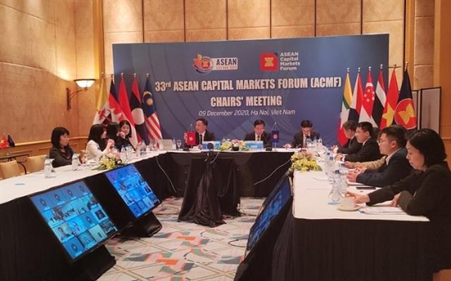 VN stock market still booms amid pandemic: SSC Chairman