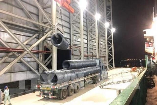 Shares slide after US names VN currency manipulator