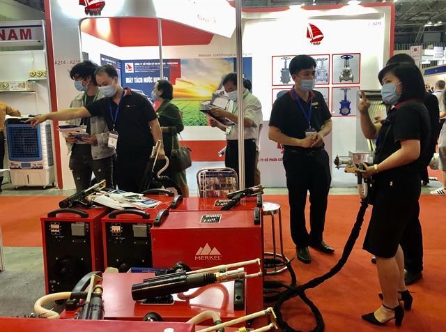 International expos open with physical, remote booths