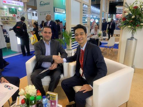 Vinamilk signs US20 million contract to export dairy products to Dubai