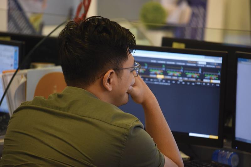 VN stocks keep sliding, but positive signals up