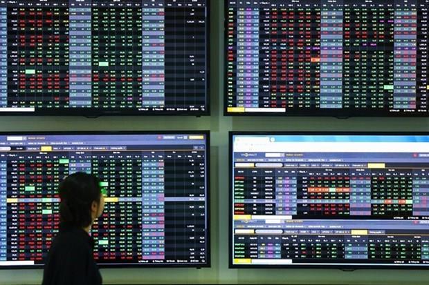 Market plunges on selling pressure