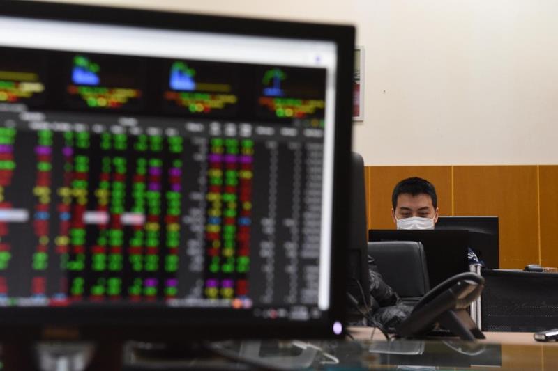 Shares continue rally on the back of blue-chip stocks