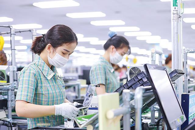 Businesses fear hard times arent over yet