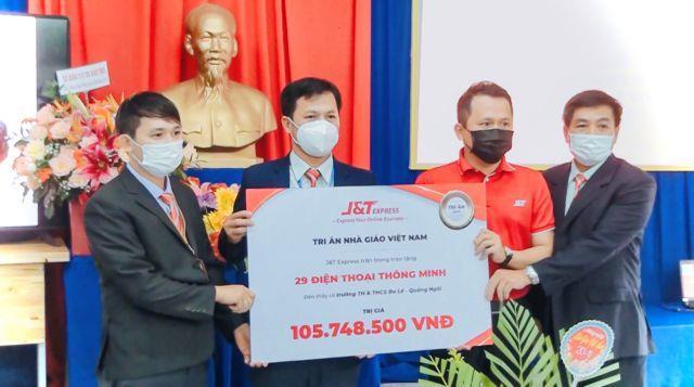 JT Express donates learning aids to Quang Ngai disadvantaged school