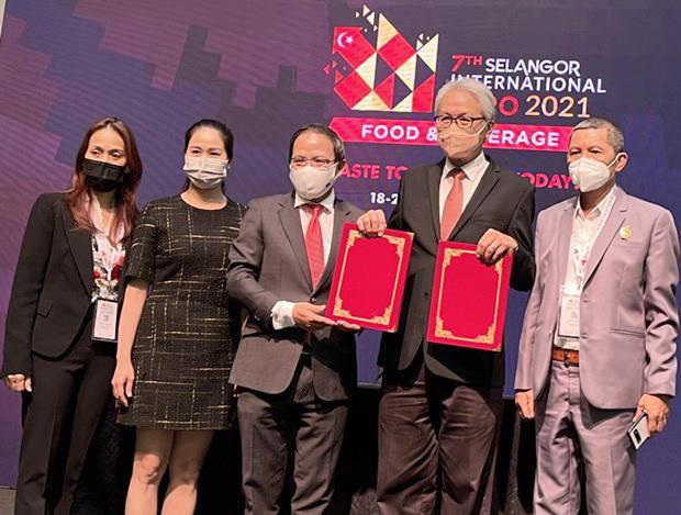 Two Vietnamese firms win big tea contract with Malaysian partner