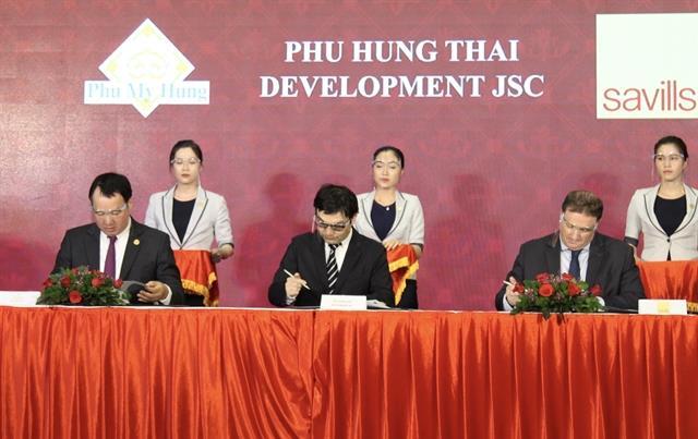 Phu My Hung hands over condos at The Peak