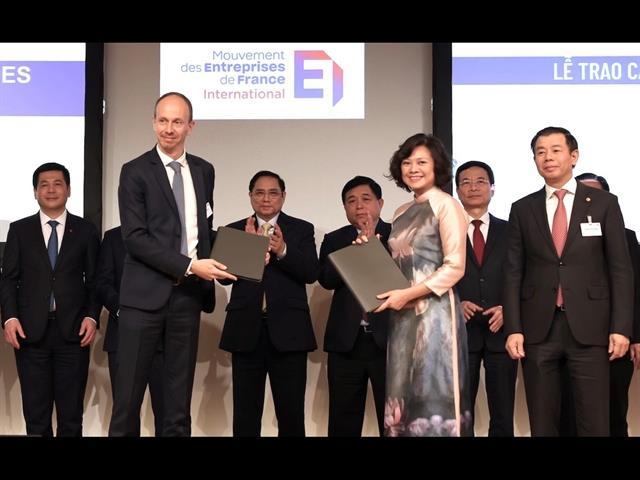 VinFast partners with French firm in developing vehicle charging stations