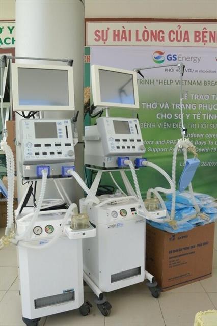 VinaCapital Foundation donates breathing equipment, PPE worth 1.2m to COVID fight