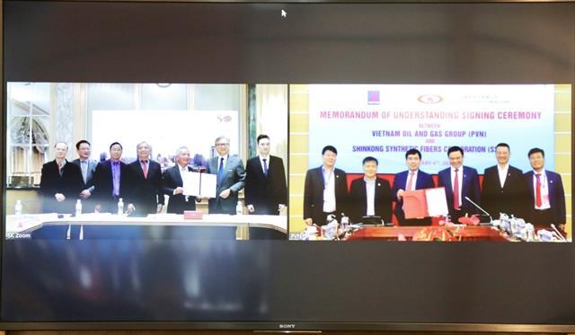 PetroVietnam, Taiwanese fiber producer step up cooperation