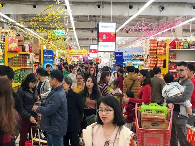 Tet sales increase sharply on low prices