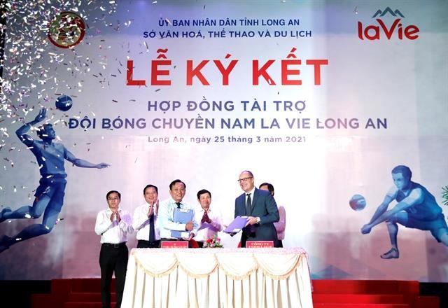 La Vie becomes main sponsor of Long An mens volleyball team