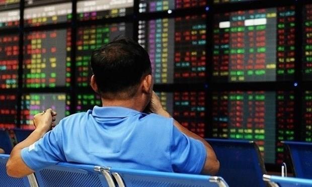 Market opens new week on negative note