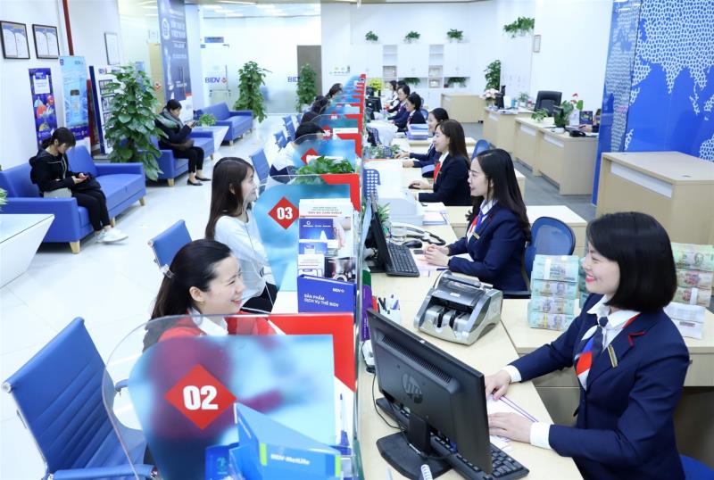 Businessesdeposits at banks surge : Is it good or bad ?