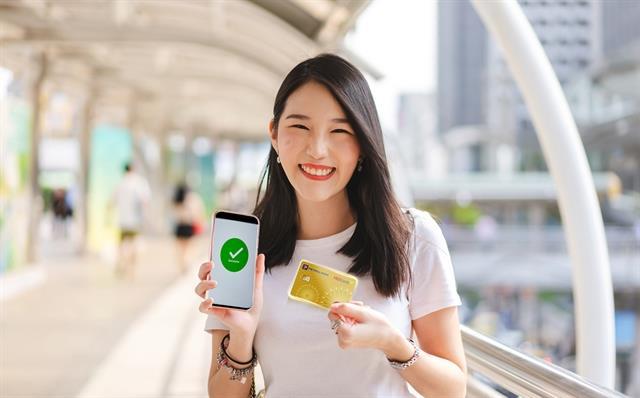 HDBank Petrolimex 4-in-1 super card offers instant online issuance