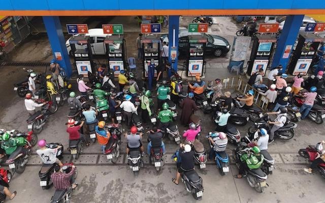 SBV tells commercial banks to support fuel traders