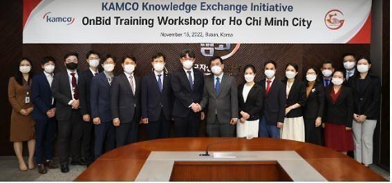RoK corporation shares ways to operate online auction system with HCM City