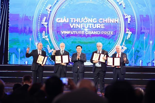 VinFutures 3 million prize awarded to five scientists