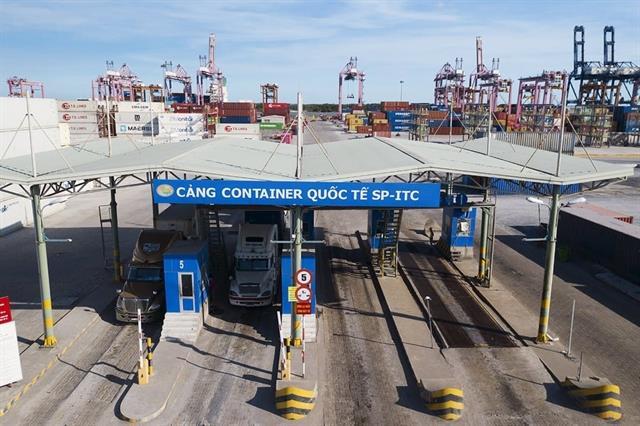 Vietnamese, French firms launch joint venture providing barge services