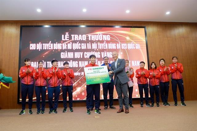 FE Credit awards 128,400 to SEA Games-winning womens football team