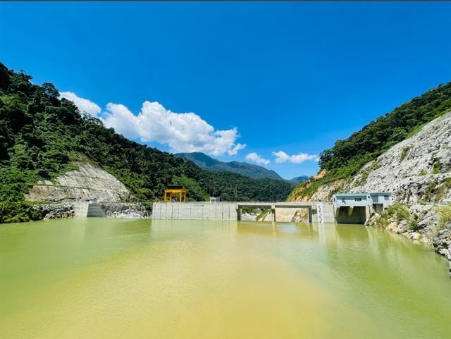 Thermal power companies face difficulties while hydropower benefits