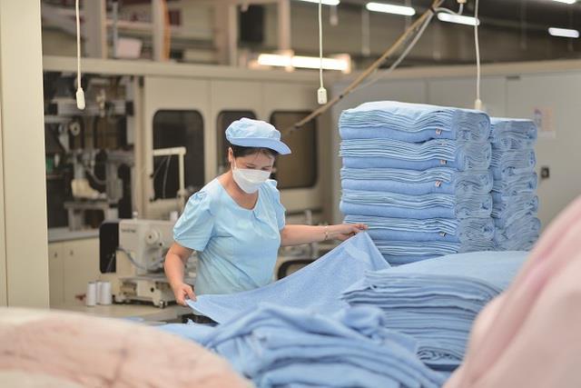 Textile, garment industry exports on target to hit 43b this year