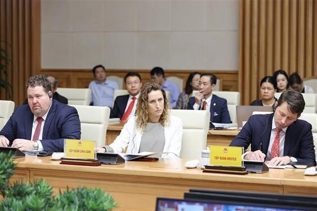 Foreign business representatives recommend solutions to promote Viet Nams development