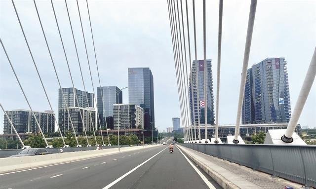 Real estate firms offer higher salaries to attract quality brokers