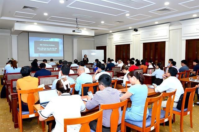 Listed businesses failing to report emissions may receive penalty points from HoSE