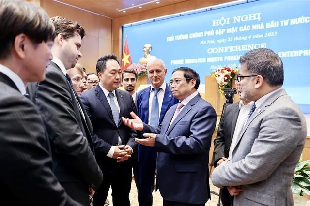 PM urges breakthrough solutions to create favourable conditions for enterprises