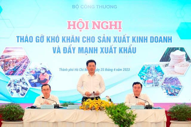 Exports hit by weakening global demand, hindering economic recovery