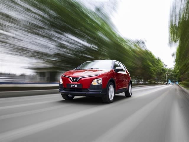 VinFast delivers over 3,700 EVs to clients