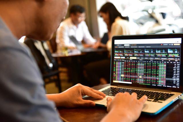 Market lifted by hopes of positive economic results in H2