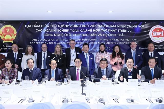 PM affirms Việt Nams potential for AI, semiconductor and automotive technology
