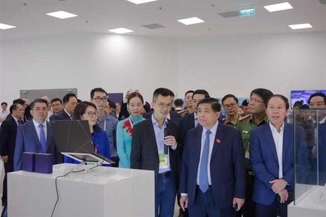 Việt Nams new fast track policies to boost high-tech investment environment set for approval.