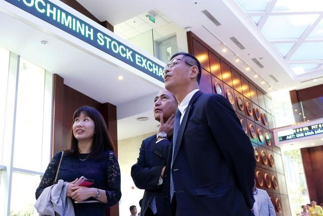 Market faces profit-taking pressure, expected to rebound within 1,200-1,210 point range