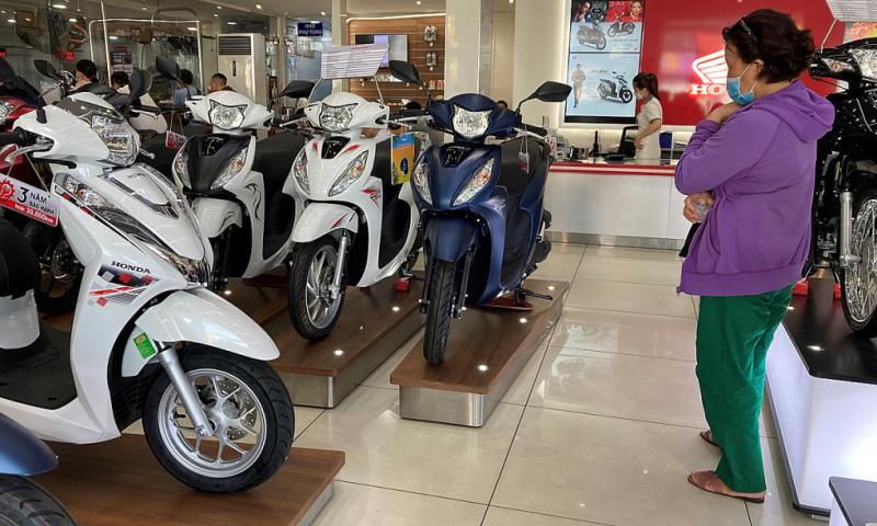 Motorbike sales continue slump after Tết holiday