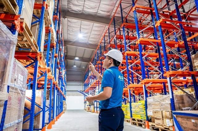 Hà Nộis logistics industry development fails to meet potential
