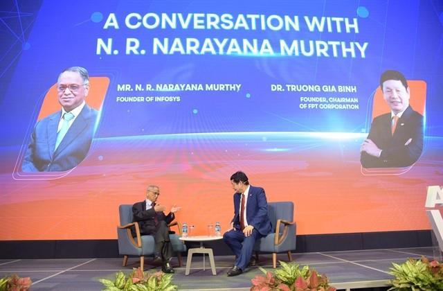 Indian founder of Infosys visits FPTs headquarters