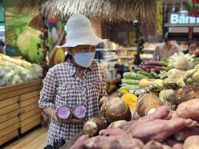 Survey reveals shifts in Vietnamese shopper habits
