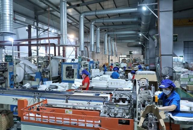 Bắc Giangs authority pledges timely resolution of difficulties for businesses and investors