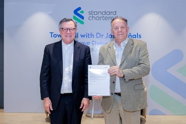 Standard Chartered partners with the Vinacapital Foundations Brighter Path project to empower ethnic minority female students