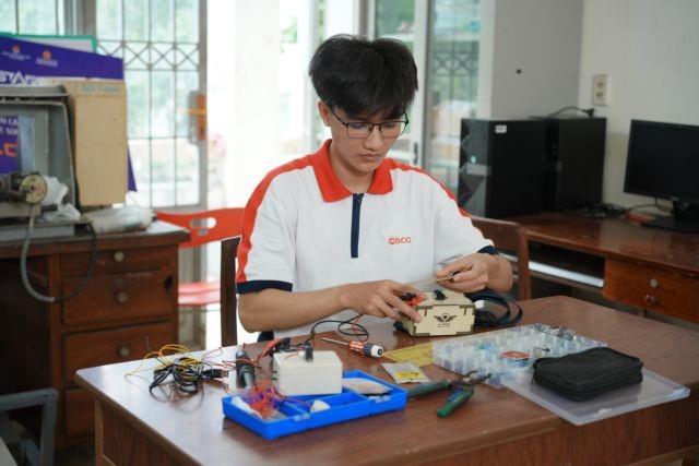 SCG awards 100 undergraduate scholarships worth 61,000